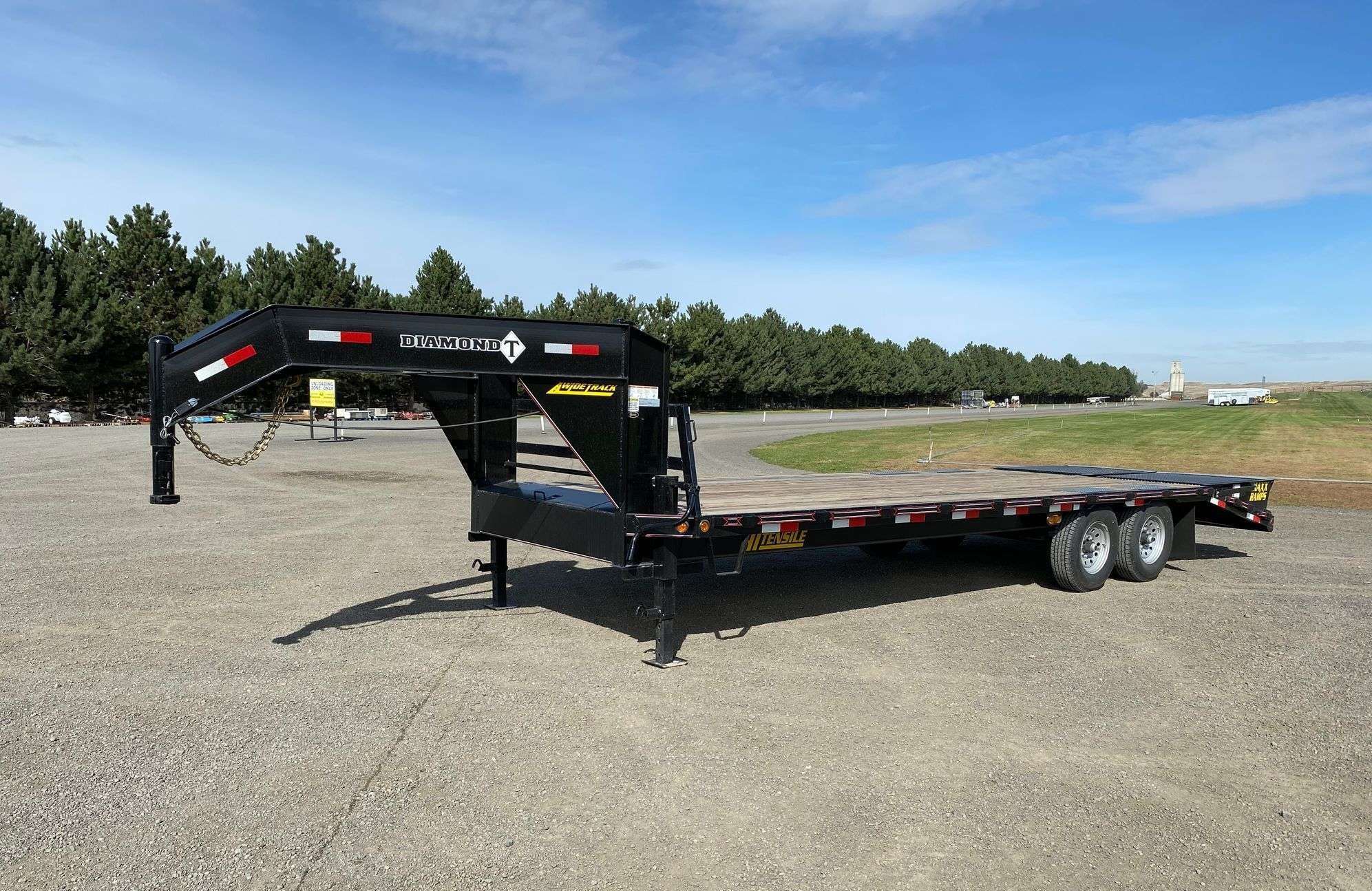 2023 Diamond T 10225SWF Gooseneck